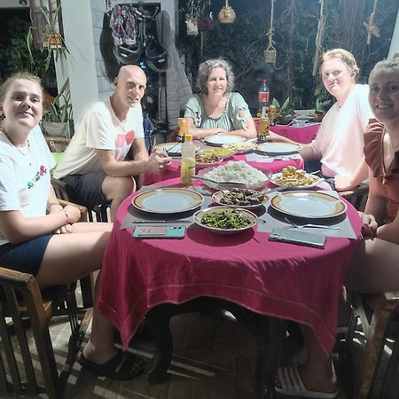 Rock Cascade Tourist Home & Cookery School Polonnaruwa Esterno foto