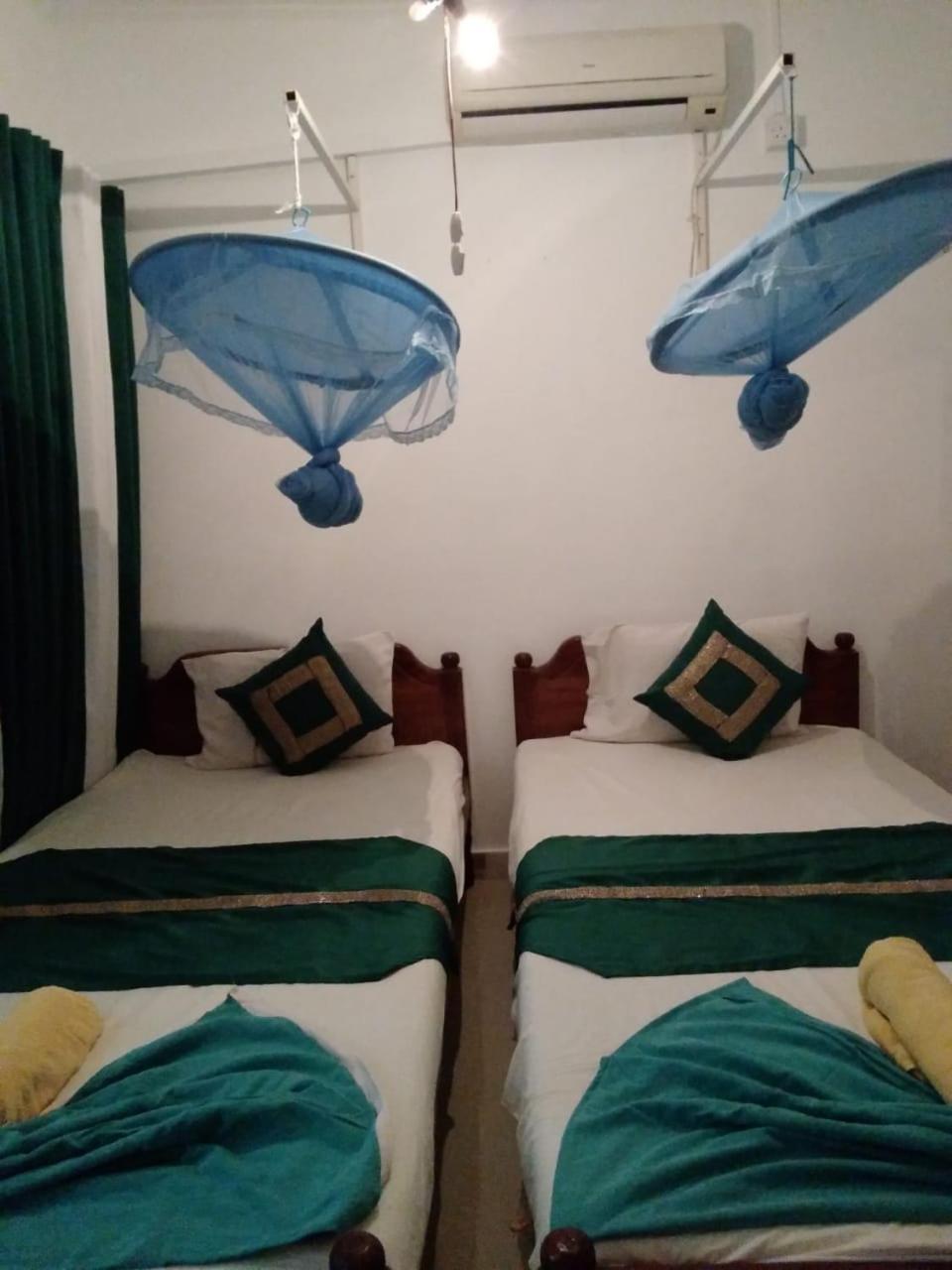 Rock Cascade Tourist Home & Cookery School Polonnaruwa Esterno foto