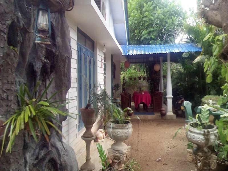 Rock Cascade Tourist Home & Cookery School Polonnaruwa Esterno foto